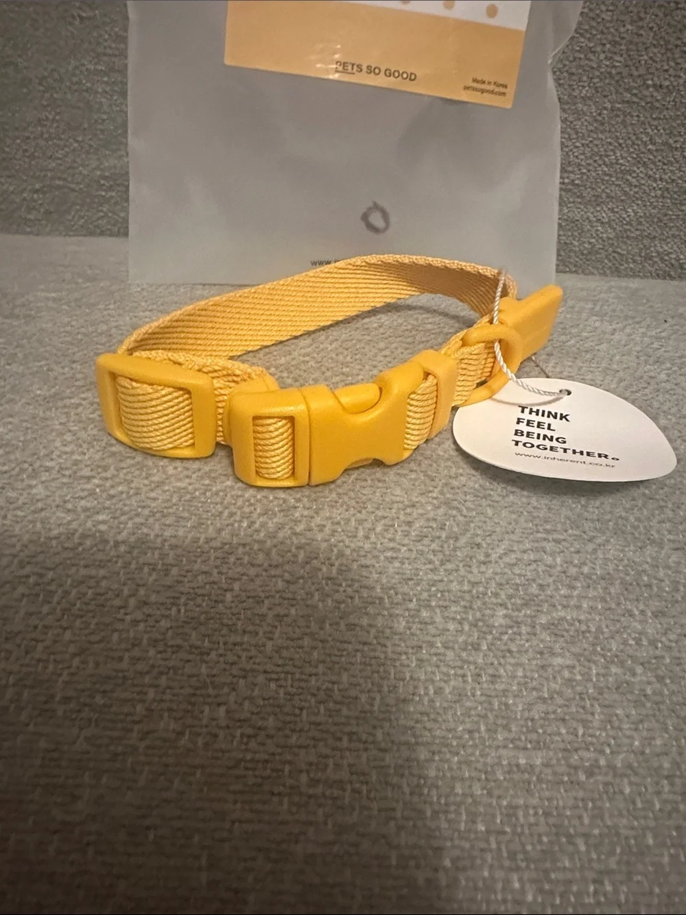 MACARON Yellow and White Pet Collar Packaging